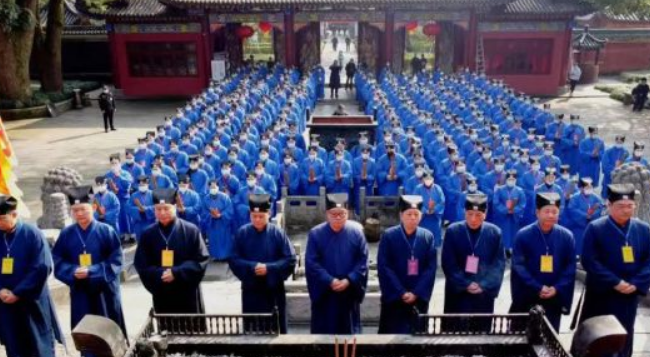 哪里有看事比较准的民间高人，谁介绍一下联系方式？